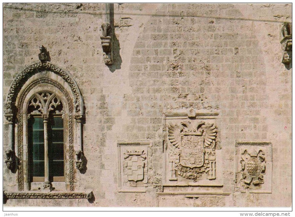La bifora con gli stemmi di Federico II - coat of arms of Federico II - Altamura - Puglia - 13 - Italia - Italy - unused - JH Postcards