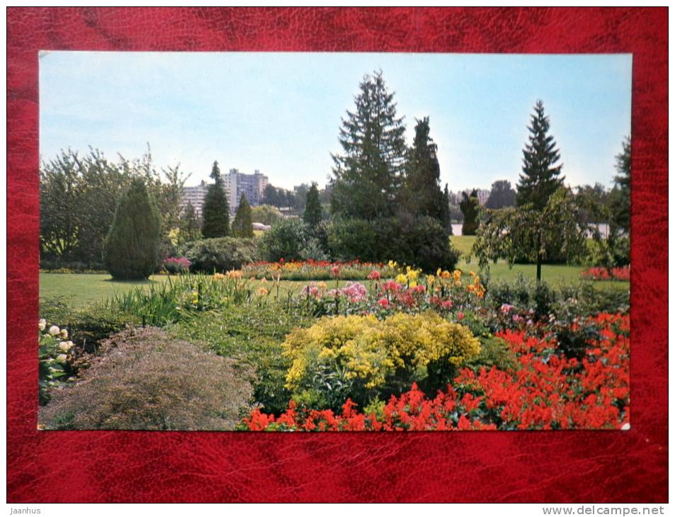 Flowers in Stanley Park - Vancouver - British Columbia - Canada - used - JH Postcards