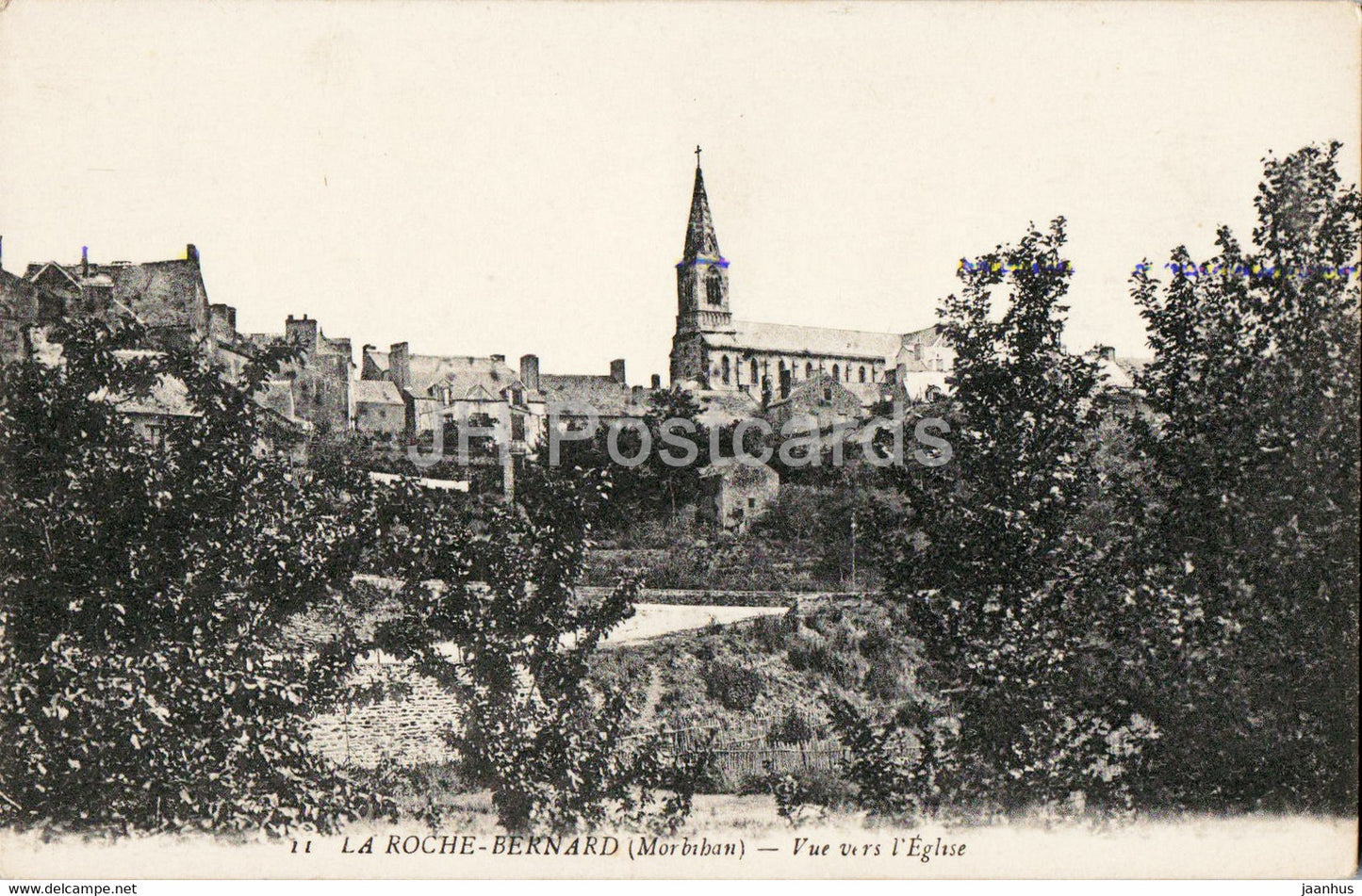 La Roche Bernard - Vue vers l'Eglise - church - 11 - old postcard - France - unused - JH Postcards
