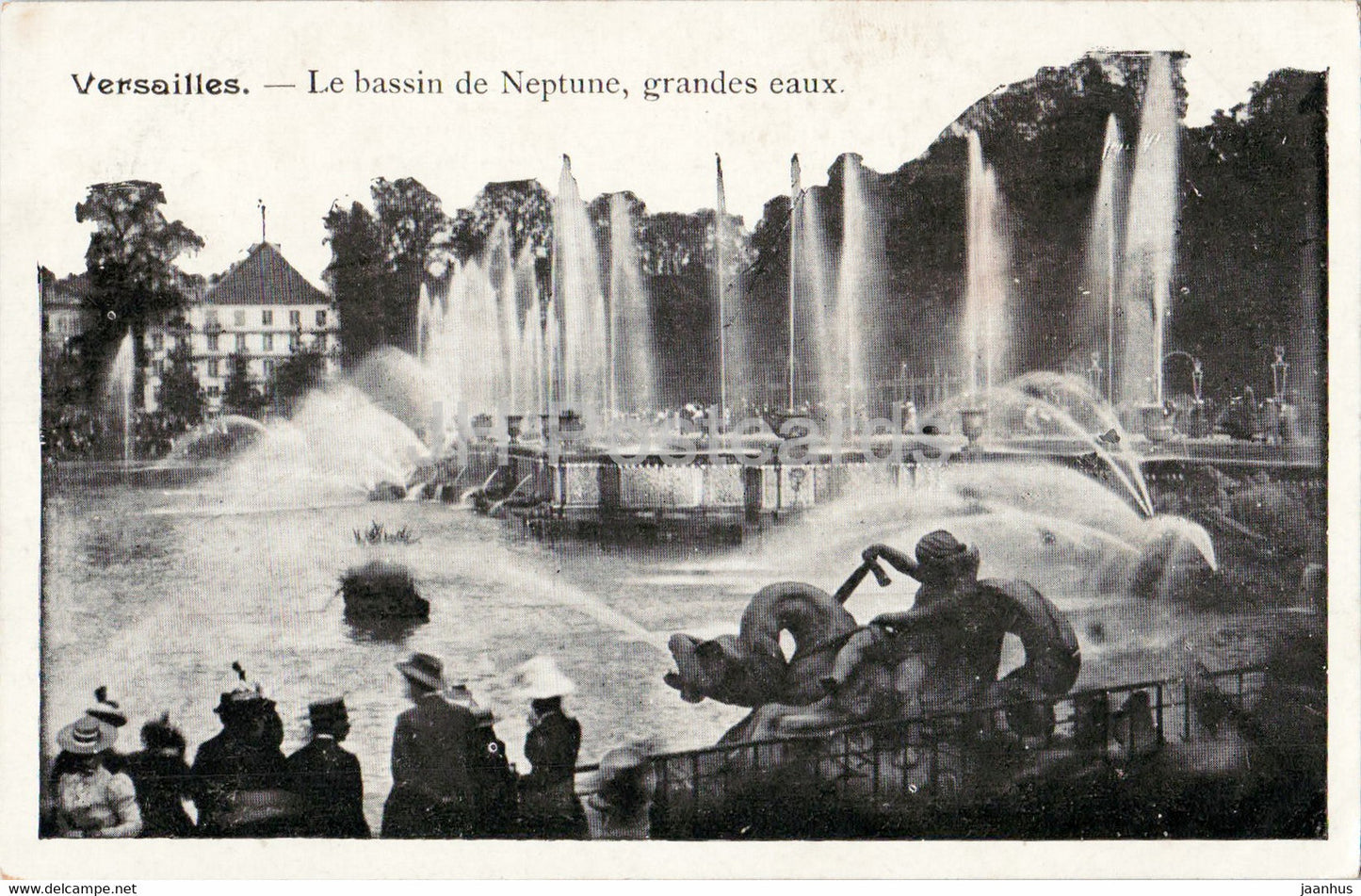 Versailles - Le Bassin de Neptune grandes eaux - old postcard - France - unused - JH Postcards