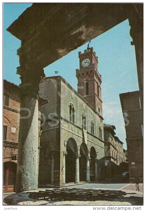 Pozzo dei Cani e Torre dell`Orologio - Dog`s well , tower - Pienza - Pisa - Toscana - 1175 - Italia - Italy - unused - JH Postcards