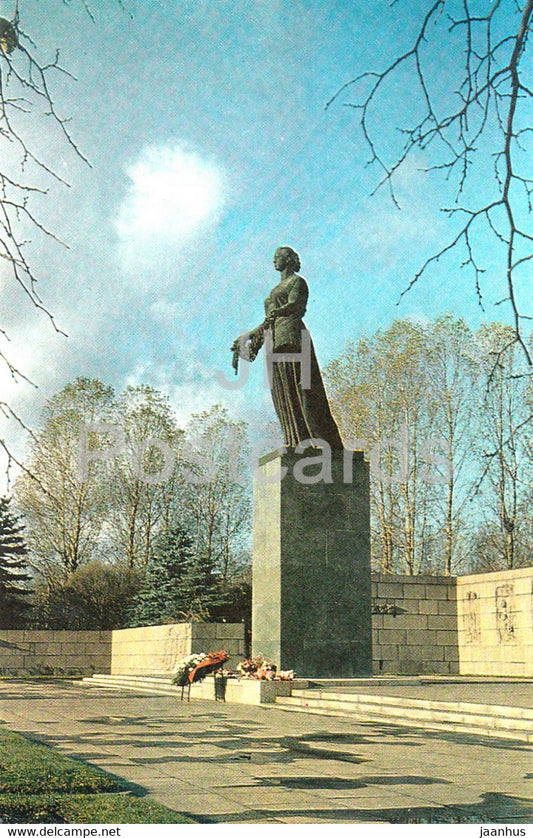 Leningrad - St Petersburg - Piskarevskoe Memorial Cemetery - Mother of the Motherland Statue - Russia USSR - unused - JH Postcards