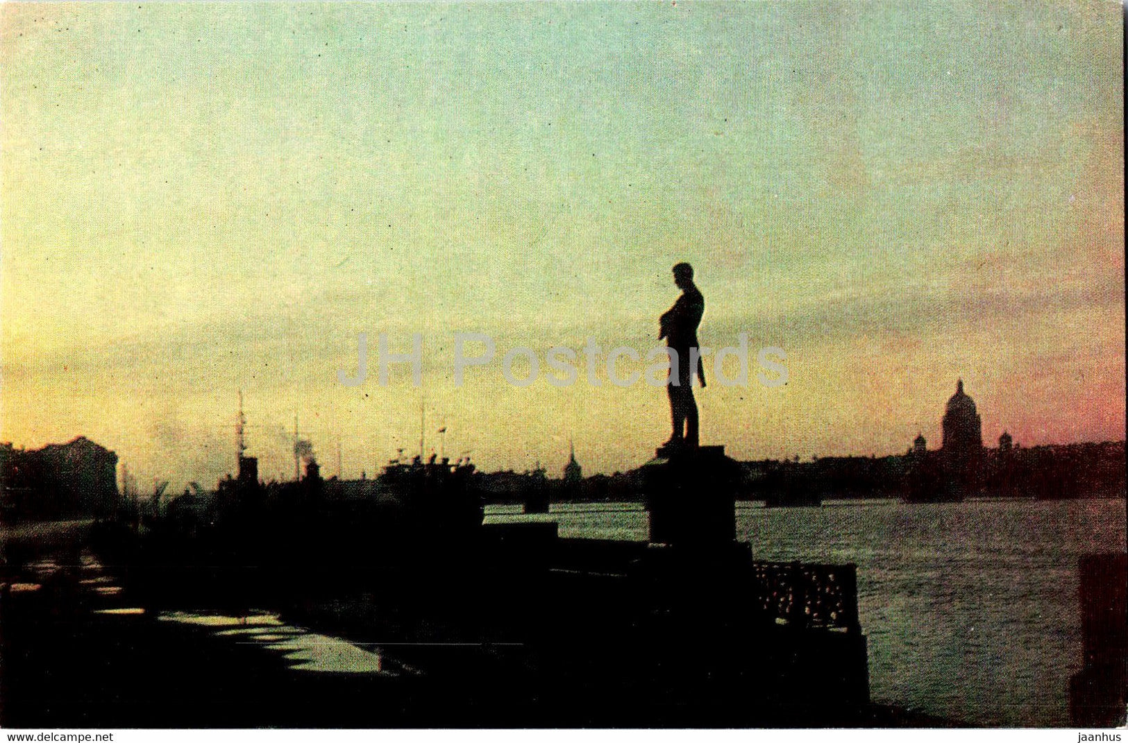 Leningrad - St Petersburg - monument to Krusenstern - 1972 - Russia USSR - unused - JH Postcards