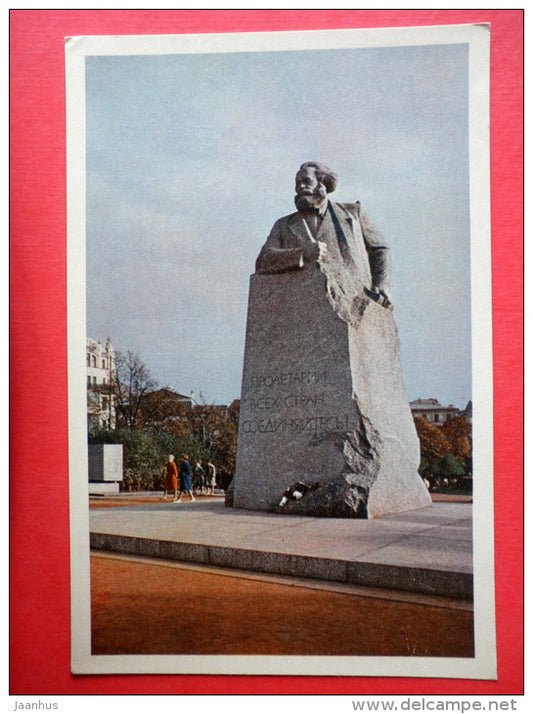 Monument to Karl Marx - Moscow - old postcard - Russia USSR - used - JH Postcards