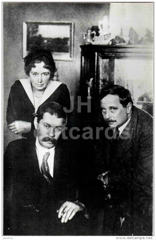 Gorky , Herbert Wells and M. Andreyevna , 1920 - Russian writer Maxim Gorky - photo - 1983 - Russia USSR - unused - JH Postcards