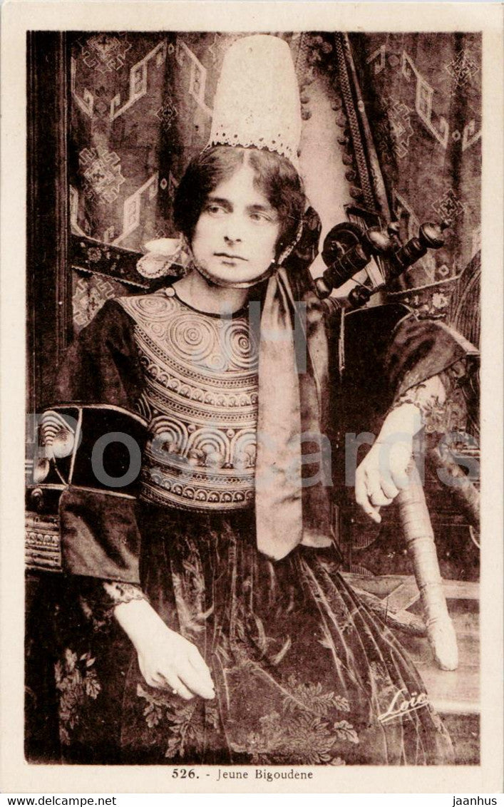 Jeune Bigoudene - woman - 526 - old postcard - France - unused - JH Postcards