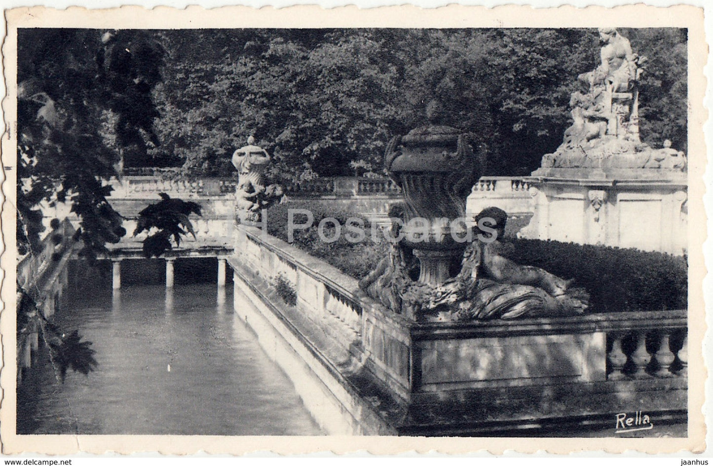 Nimes - Les Jardins de la Fontaine - Le Nymphee - 2590 - old postcard - France - used - JH Postcards