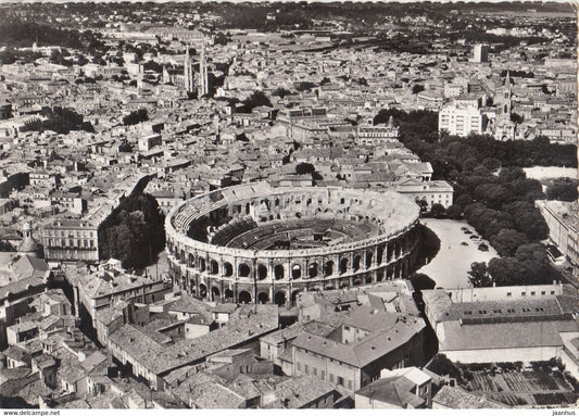 Nimes - Vue aerienne sur les arenes romaines - aerial view - France - unused - JH Postcards