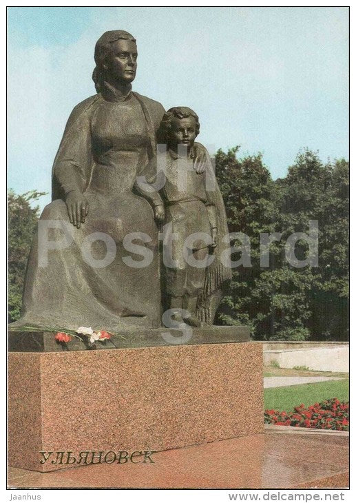 sculptural ensemble - MAria Aleksandrovna and her son Volodya (Lenin) - Ulyanovsk - 1987 - Russia USSR - unused - JH Postcards