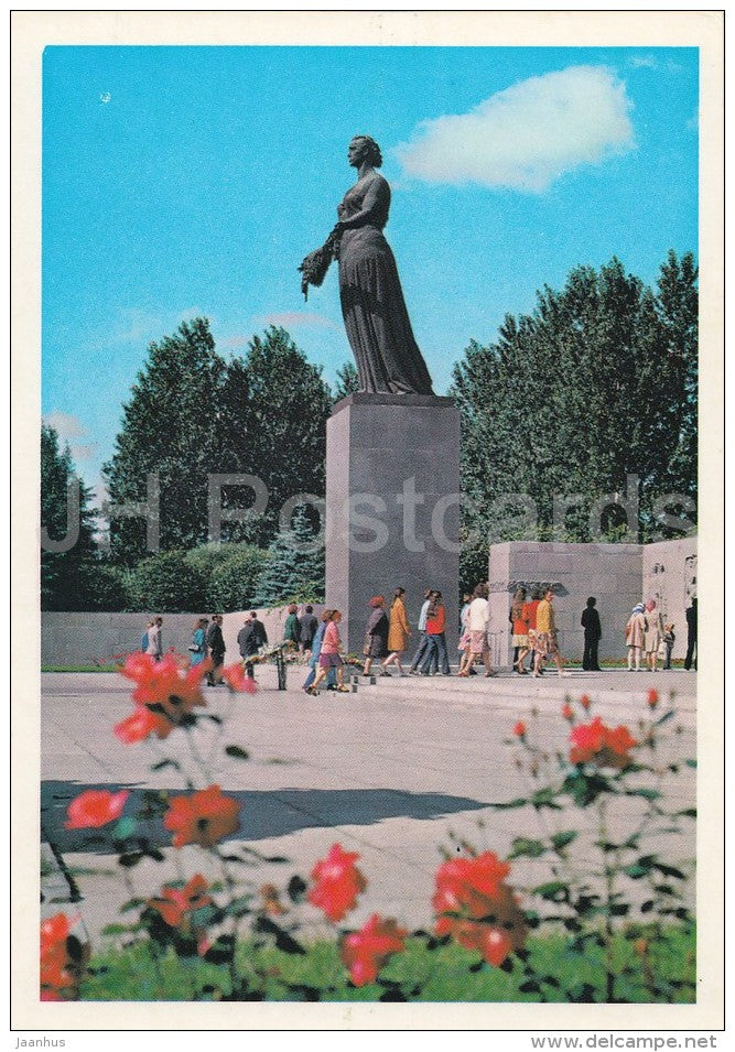 Piskaryovskoye Memorial Cemetery - Leningrad - St. Petersburg - 1978 - Russia USSR - used - JH Postcards