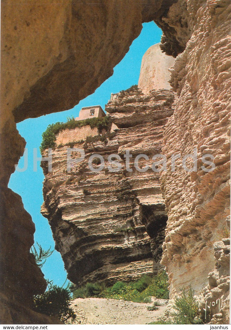 Bonifacio - La Mer et le vent ont profondement erode le calcaire des falaises - France - unused - JH Postcards