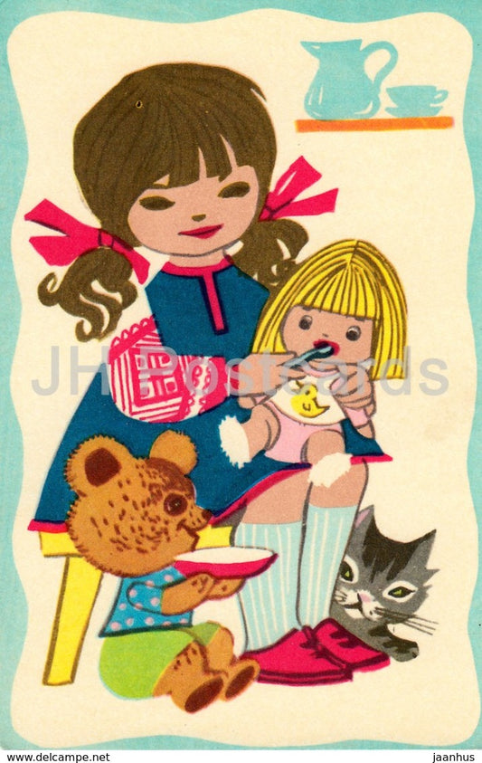 illustration by M. Fuks - Day of Triinu - children - bear - cat - feeding - 1975 - Estonia USSR - unused - JH Postcards