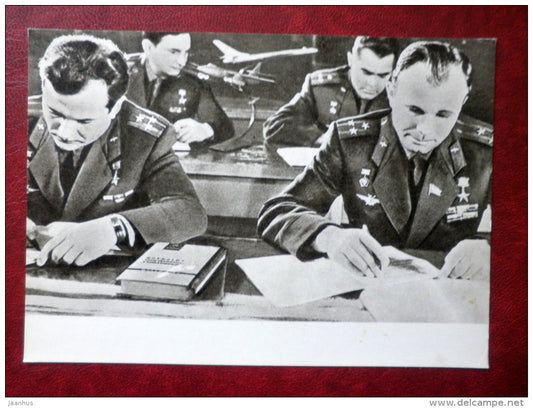 group of cosmunauts in the classroom - cosmonaut - Yuri Gagarin - 1969 - Russia USSR - unused - JH Postcards