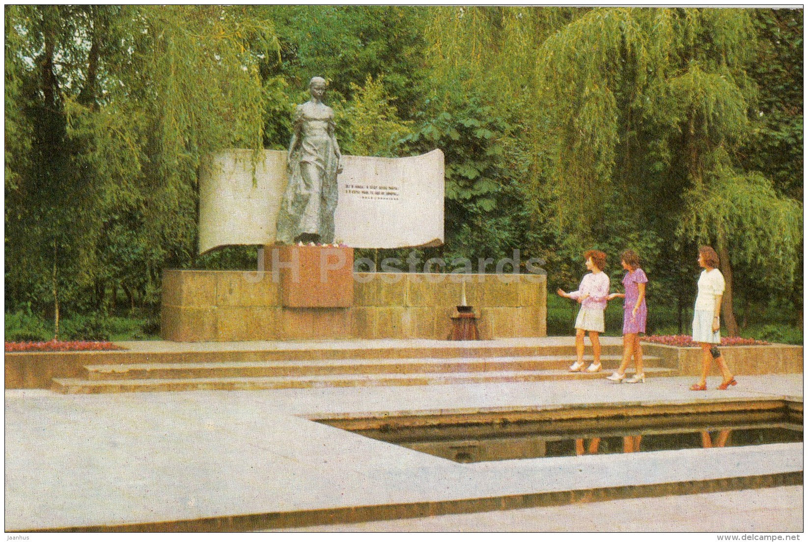 monument to poet Lesya Ukrainka - Lutsk - 1975 - Ukraine USSR - unused - JH Postcards