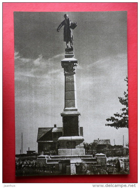sculpture by V. Grybas - writer S. Daukantas . Papile . 1930 - Monumental Sculpture - 1961 - Lithuania USSR - unused - JH Postcards