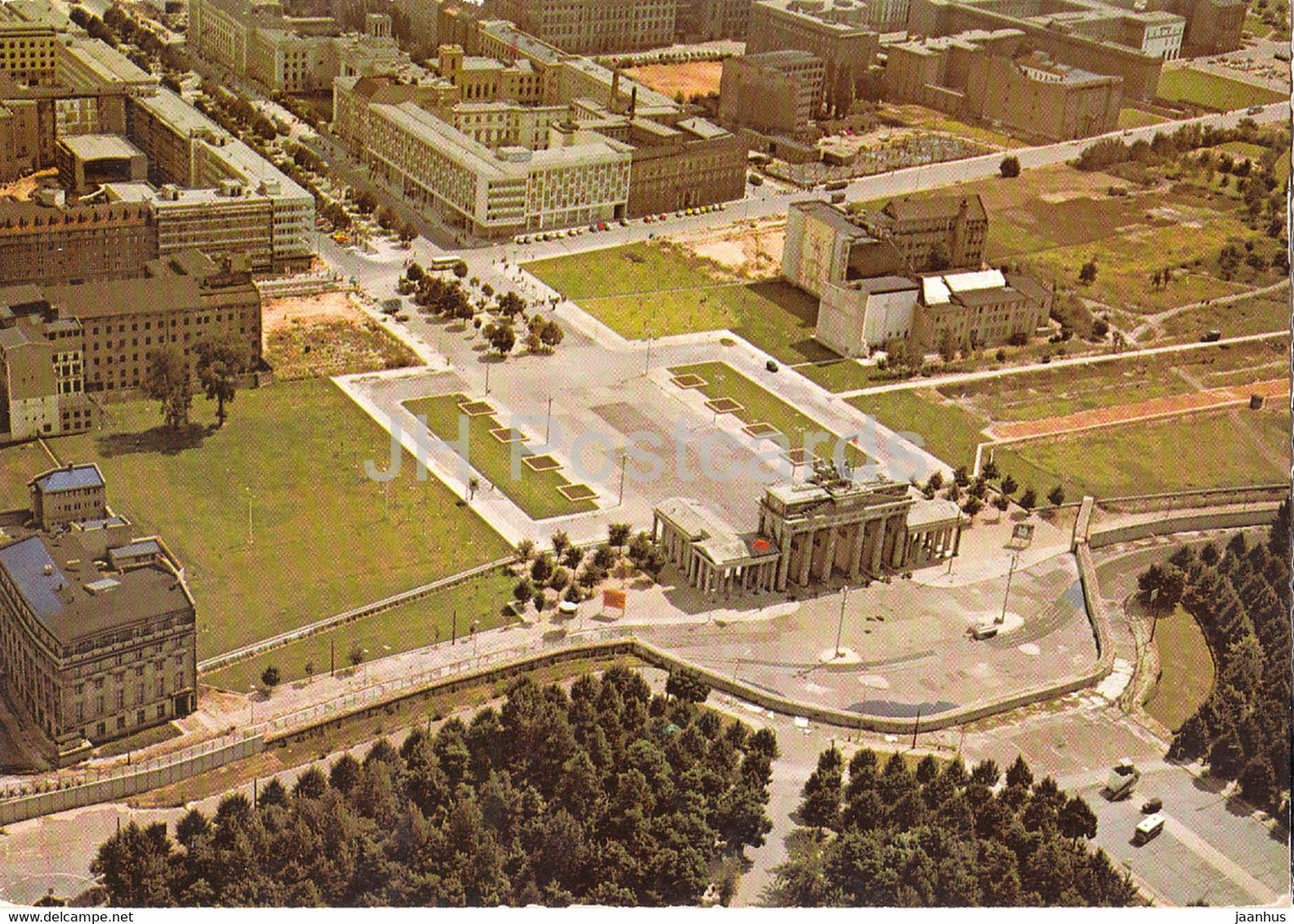 Berlin - Branderburger Tor - 13 - 1975 - Germany - used - JH Postcards