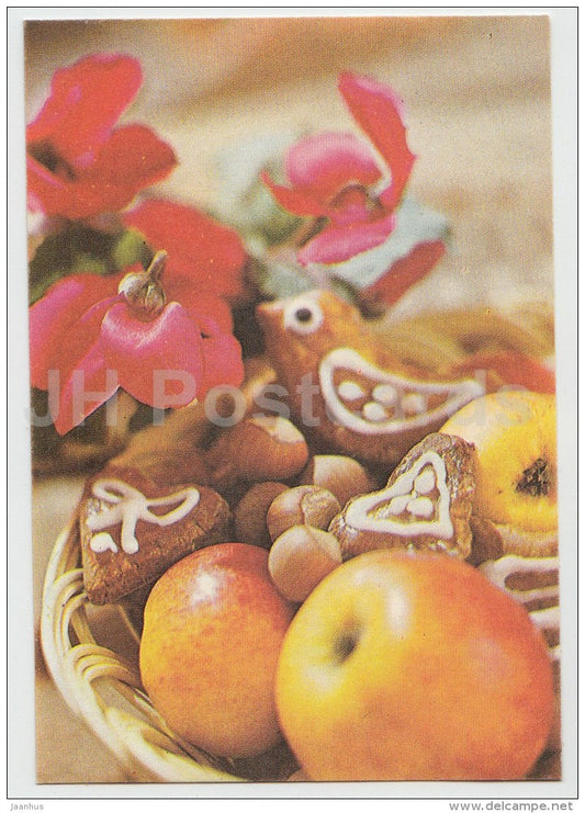 mini New Year greeting card - apples - hazelnut - gingerbread - 1985 - Estonia USSR - unused - JH Postcards