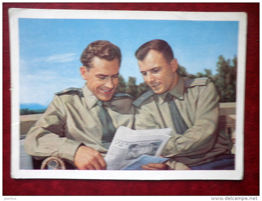 russian cosmonauts Y. Gagarin and G. Titov - space - 1961 - Russia USSR - unused - JH Postcards