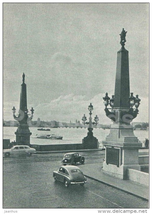 view of the Neva from the Kirov Bridge - car Pobeda , Moskvich  Leningrad - St. Petersburg - 1958 - Russia USSR - unused - JH Postcards