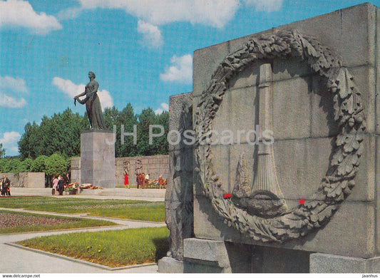 Leningrad - St Petersburg - Piskarevskoye Cemetery - Russia USSR - unused - JH Postcards