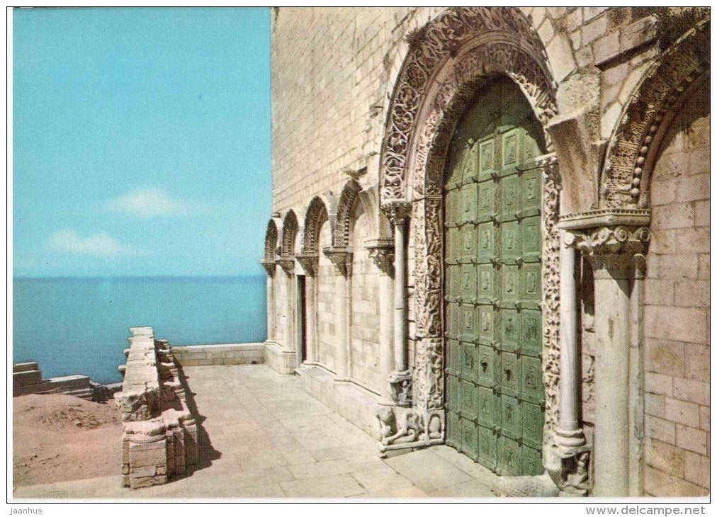 Il Duomo , Portale - The Cathedral , Portal - Trani - Puglia - 2 - Italia - Italy - unused - JH Postcards