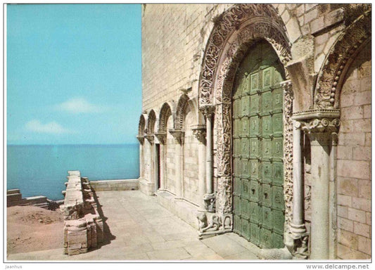 Il Duomo , Portale - The Cathedral , Portal - Trani - Puglia - 2 - Italia - Italy - unused - JH Postcards