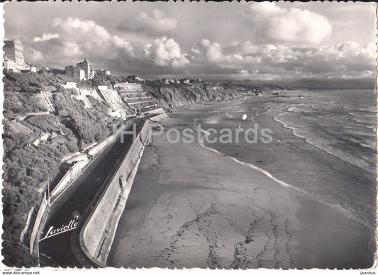 Biarritz - La Plage de la Cote des Basques - old postcard - 1956 - France - used - JH Postcards