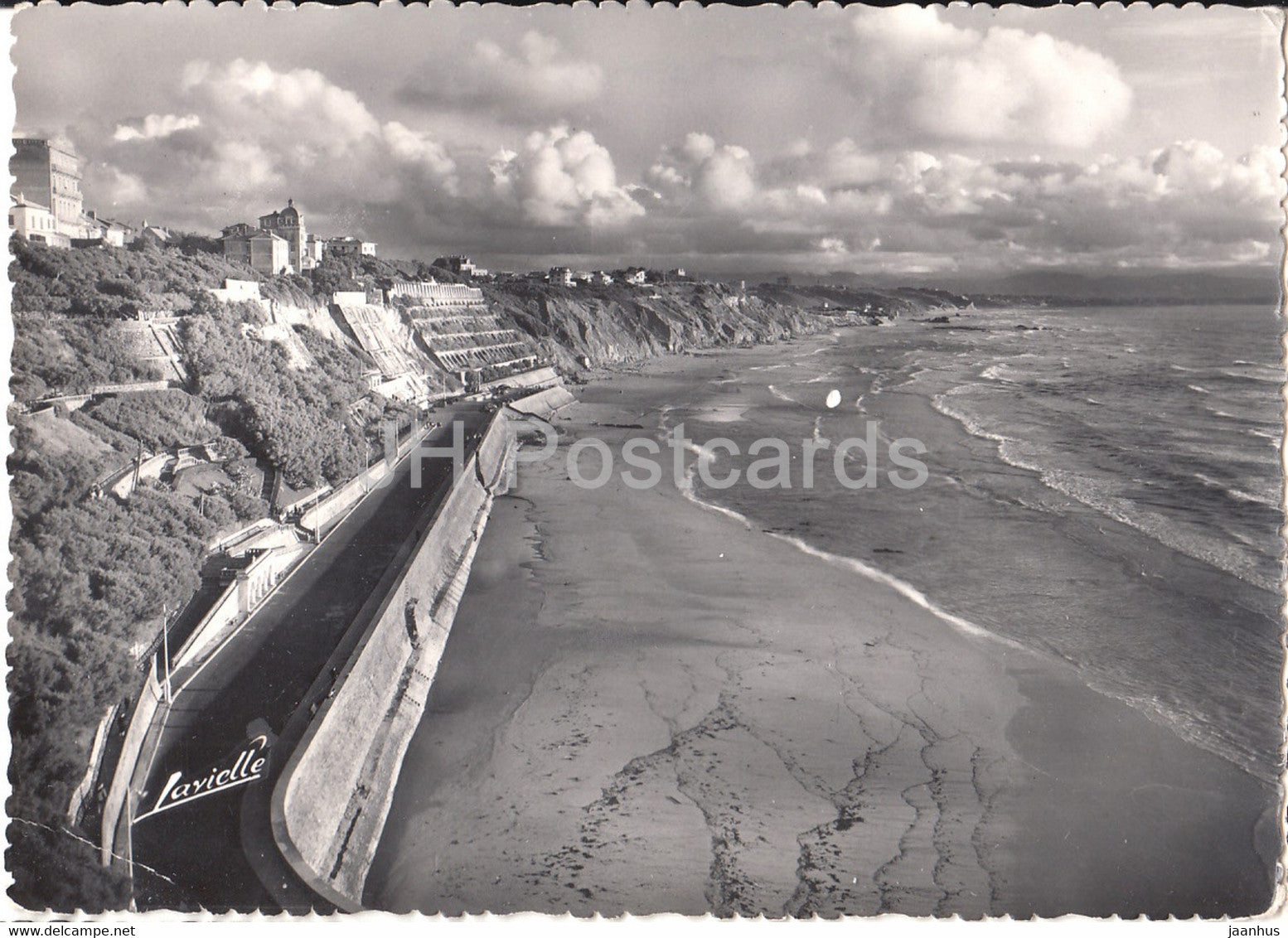 Biarritz - La Plage de la Cote des Basques - old postcard - 1956 - France - used - JH Postcards
