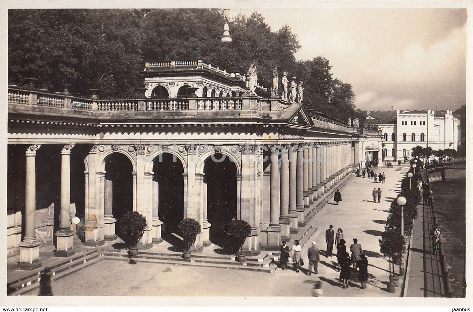 Karlovy Vary - Karlsbad - Mlynska kolonada - Mill Colonnade - old postcard - Czech Republic - unused - JH Postcards