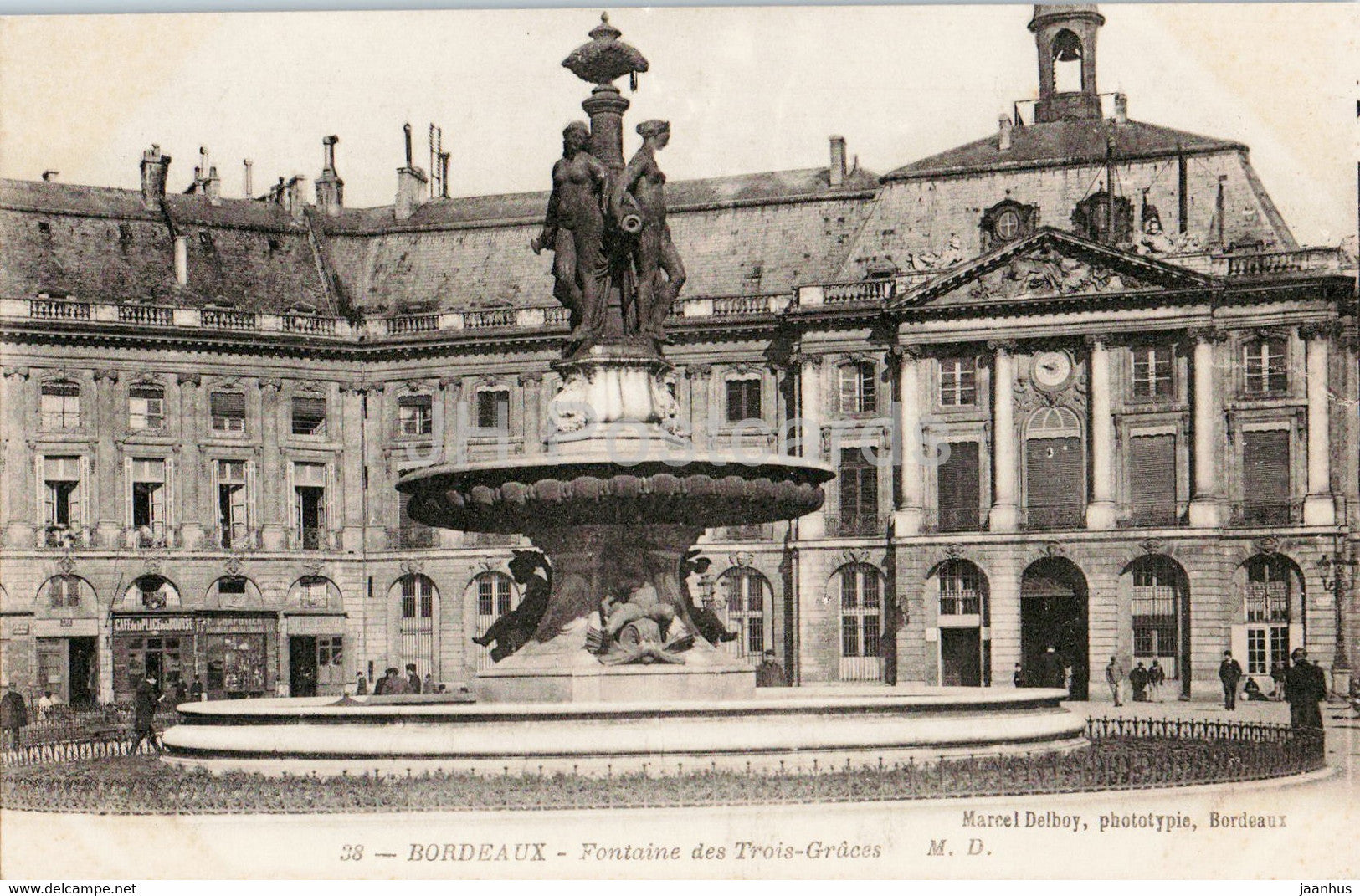 Bordeaux - Fontaine des Trois Graces - 38 - old postcard - France - unused - JH Postcards