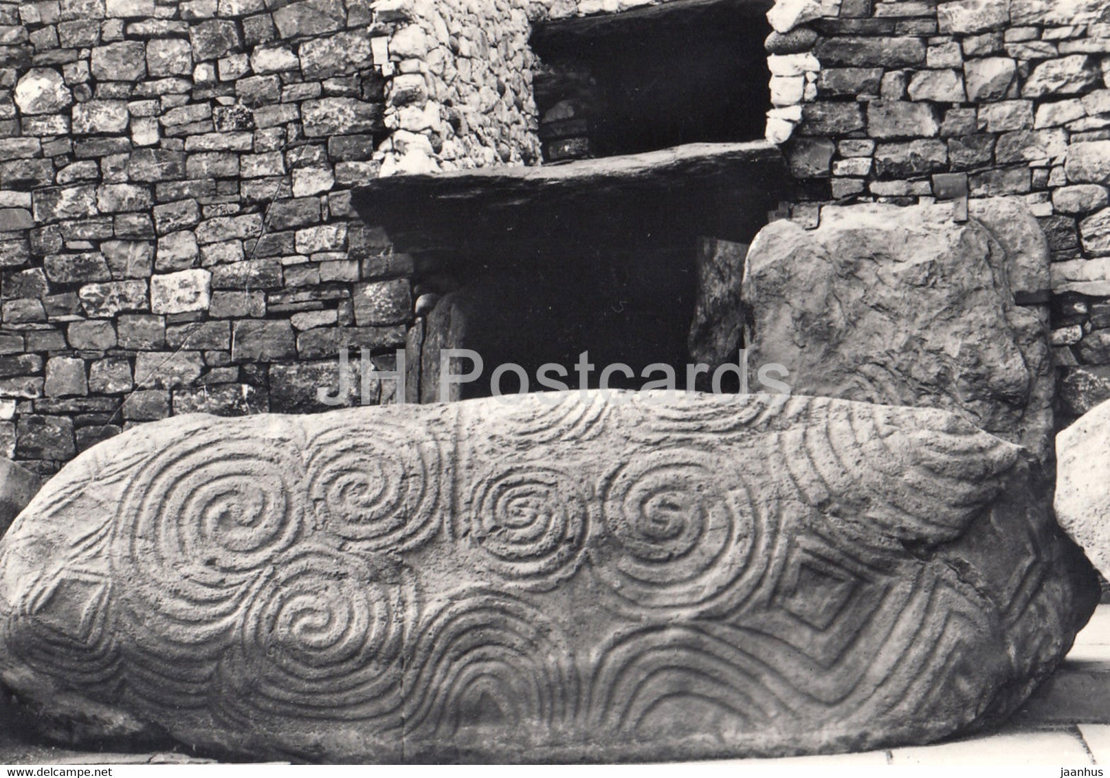 Decorated Entrance Stone - Newgrange - Ireland - unused - JH Postcards