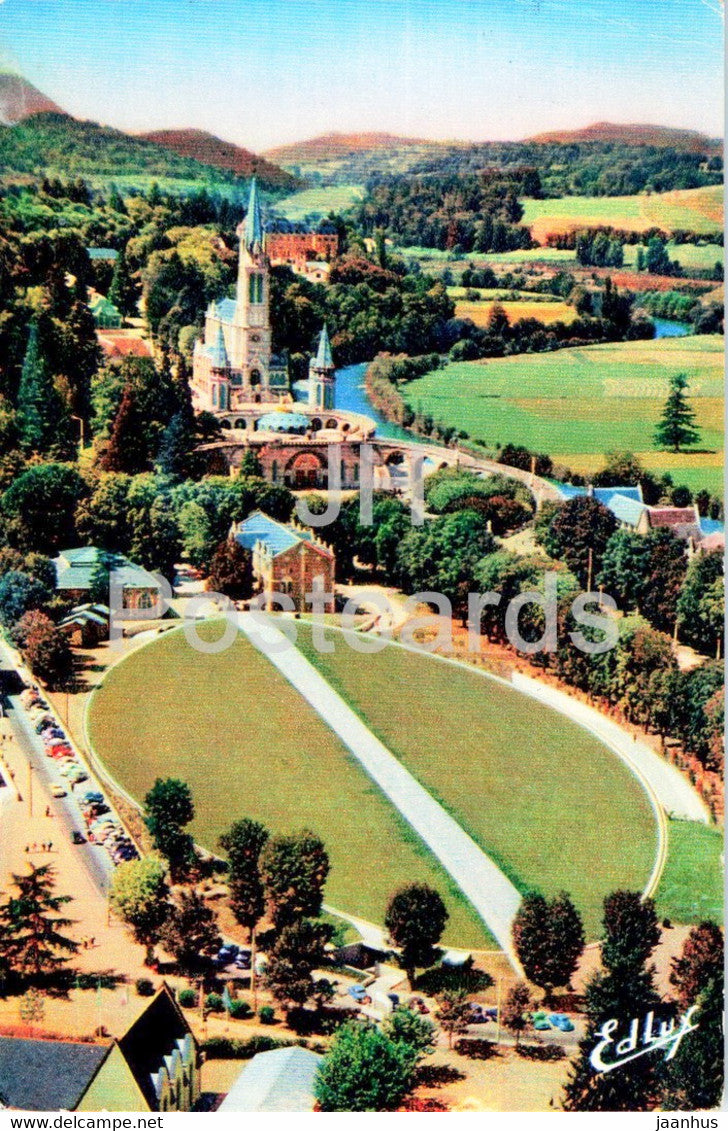 Lourdes - La Basilique et la Basilique souterraine St Pie X - 56 - 1963 - France - used - JH Postcards