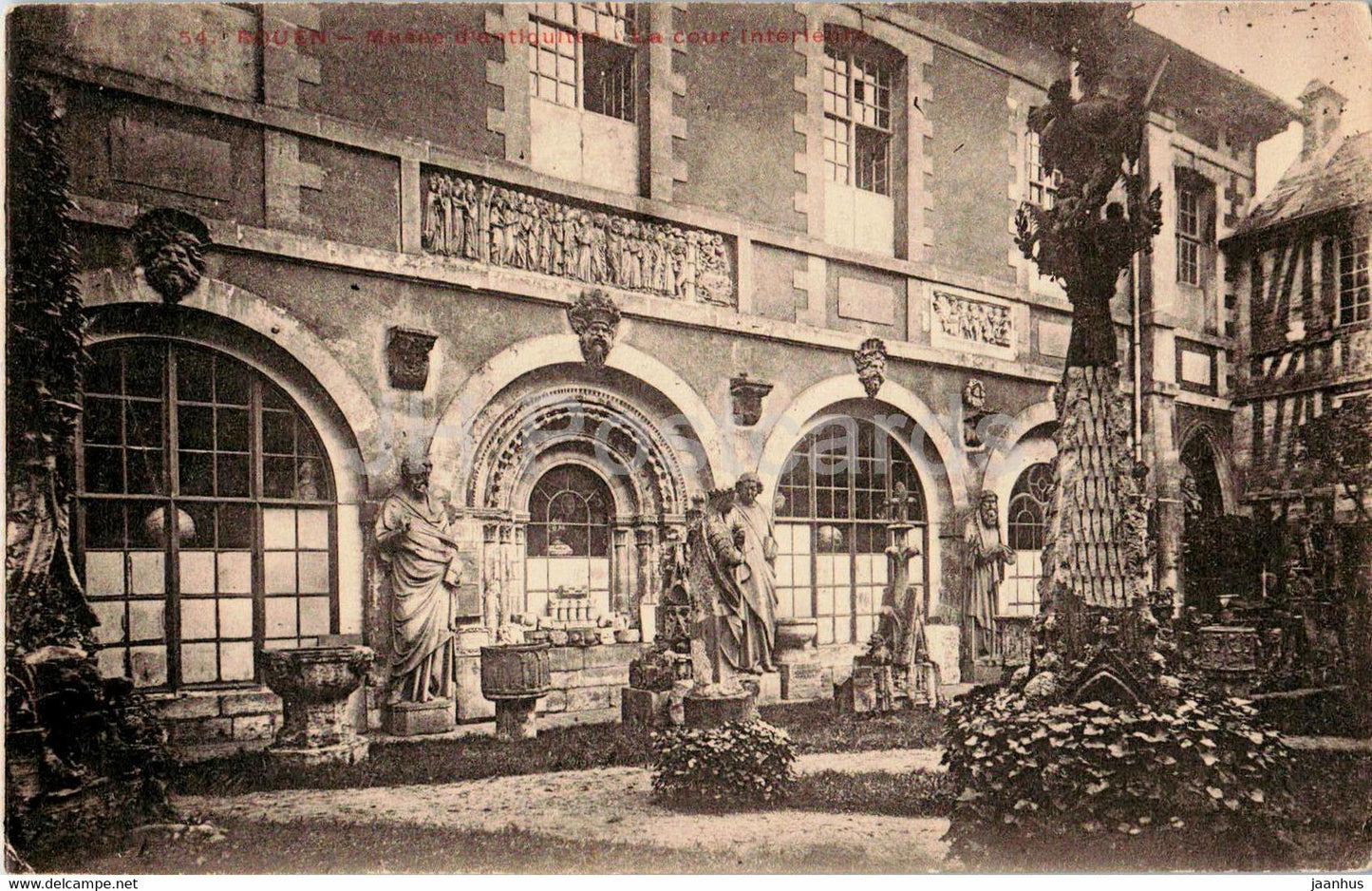 Rouen - Musee d'antiquites - La cour interieur - museum - 54 - old postcard - France - unused - JH Postcards