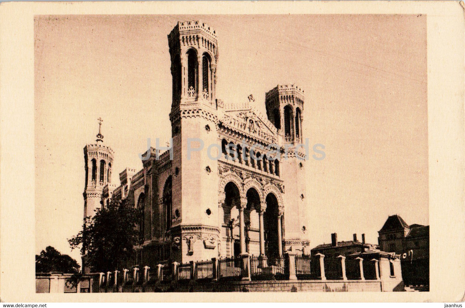 Lyon - Basilique de N D de Fourviere - cathedral - 8 - old postcard - France - unused - JH Postcards