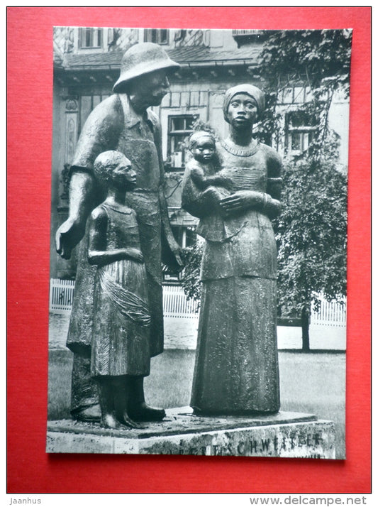 Albert Schweitzer , bronze monument in Weimar by Gerhard Geyer - sculpture - DDR Germany - unused - JH Postcards