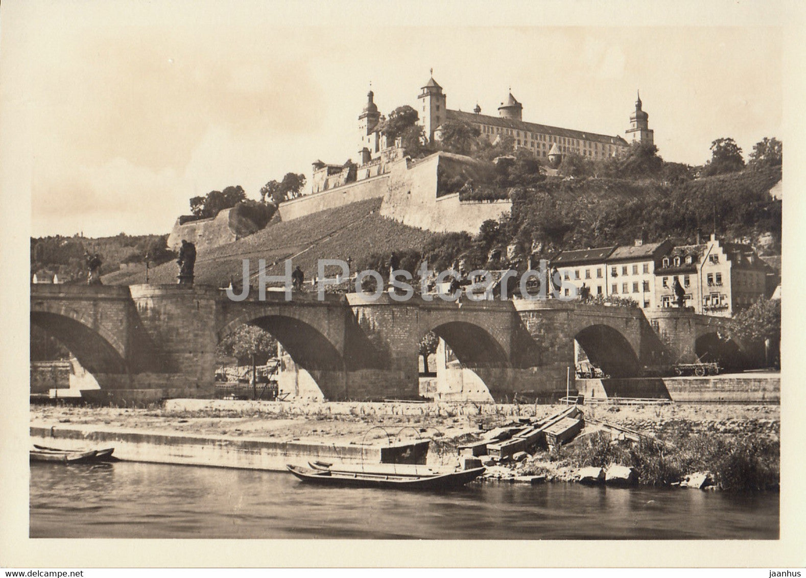 Wurzburg - Blick vom Main auf alte Mainbrucke und Festung Marienberg - old postcard - Germany - unused - JH Postcards
