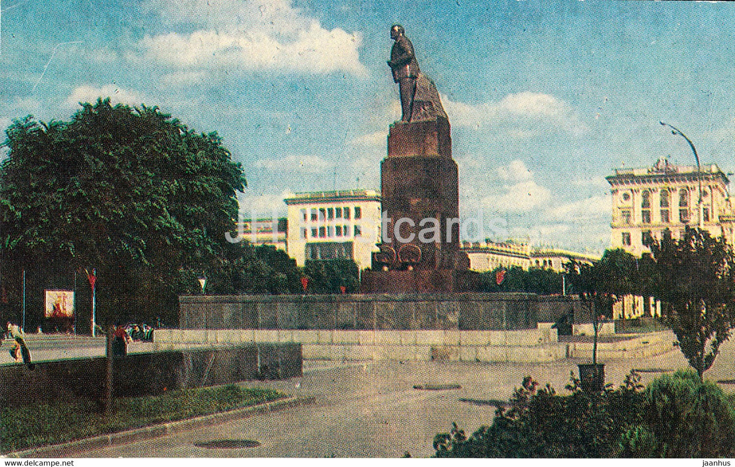 Chisinau - monument to Lenin - 1970 - Moldova USSR - unused - JH Postcards