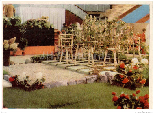 An Area for Rest by the Kaunas Florist Section - 1963 - Lithuania USSR - unused - JH Postcards