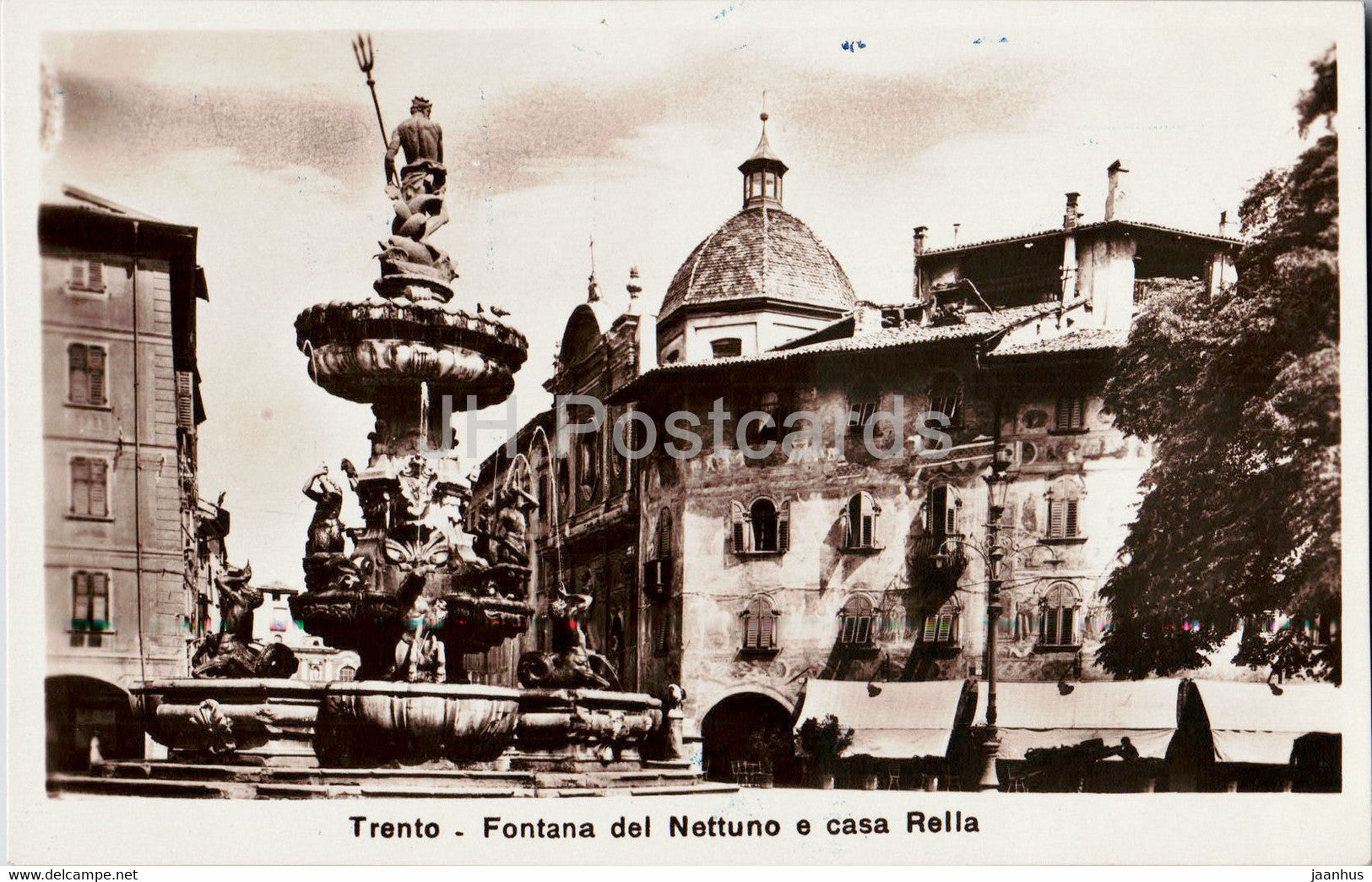 Trento - Fontana del Nettuno e casa Rella - 2531 - old postcard - 1926 - Italy - used - JH Postcards