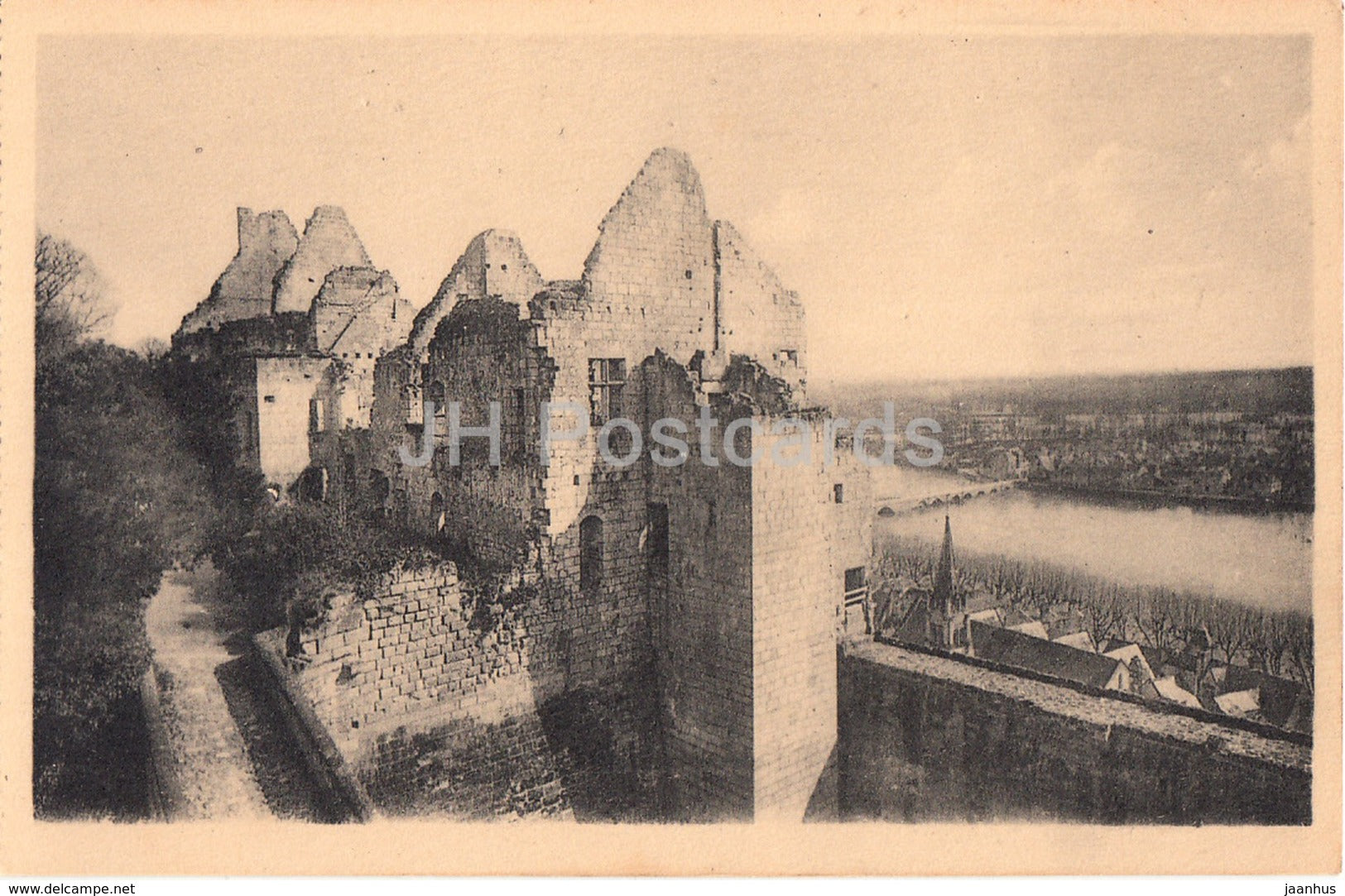 Chinon - Le Chateau du Milieu - castle - 20 - old postcard - France - unused