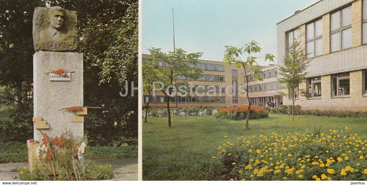 Brest - The bust of A. Naganov - Naganov Secondary School No 9 - 1981 - Belarus USSR - unused - JH Postcards