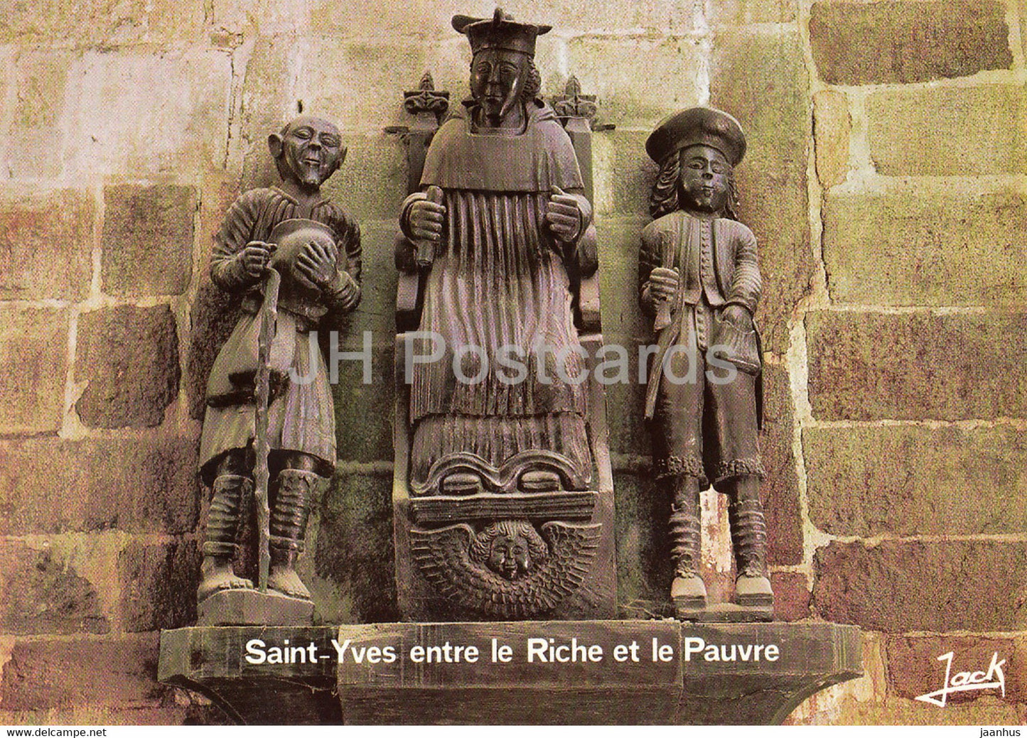 Treguier - La Statue de St Yves entre le Riche et le Pauvre - 22220 - France - unused - JH Postcards