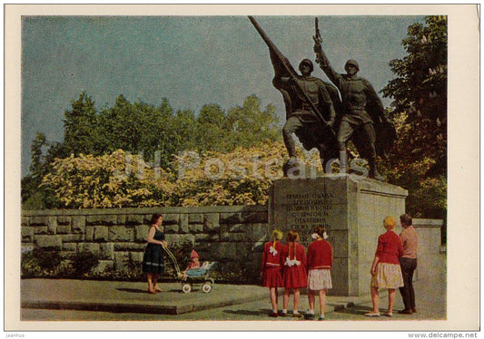 a fragment of the monument to the heroes of WWII - Kaliningrad - Königsberg - 1965 - Russia USSR - unused - JH Postcards