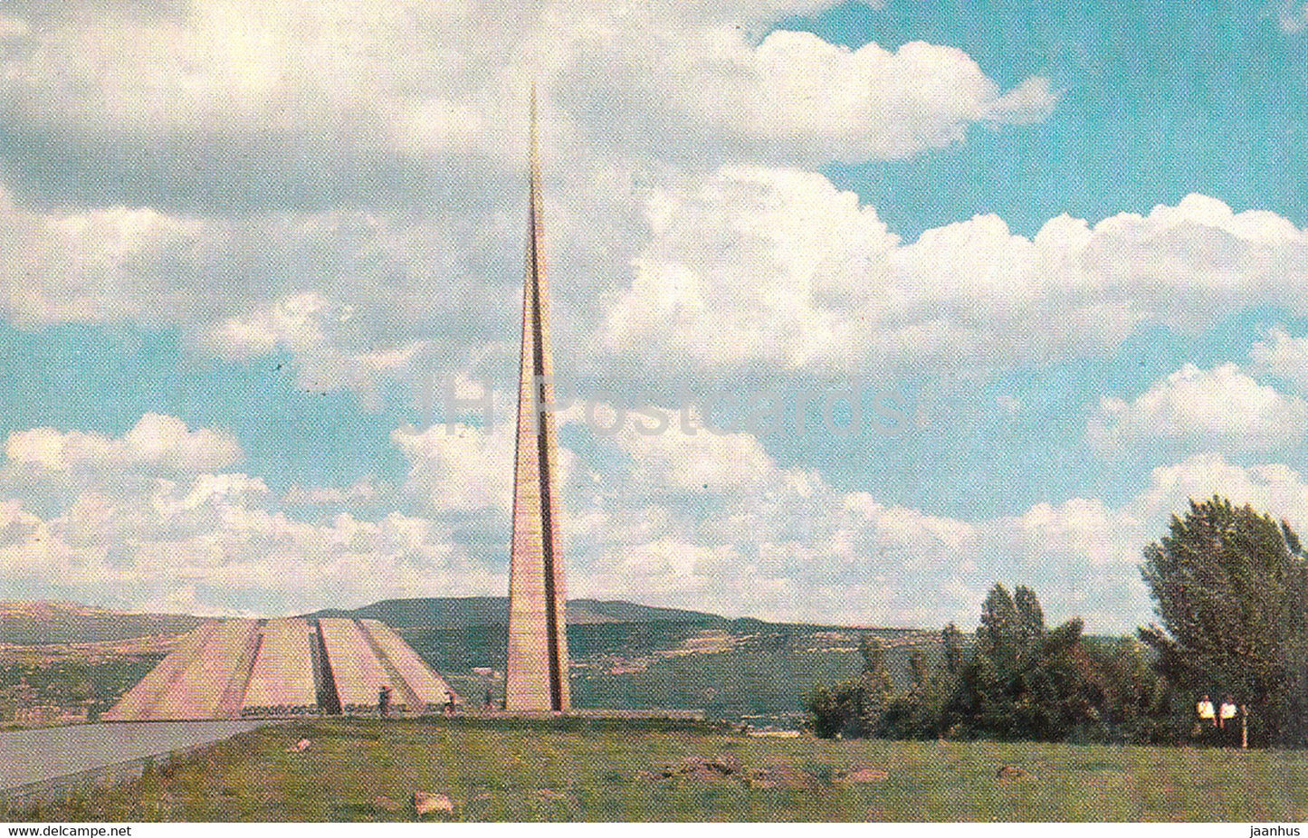 Yerevan - Memorial to the Victims of the 1915 massacre of the Armenians - Armenia USSR - unused - JH Postcards