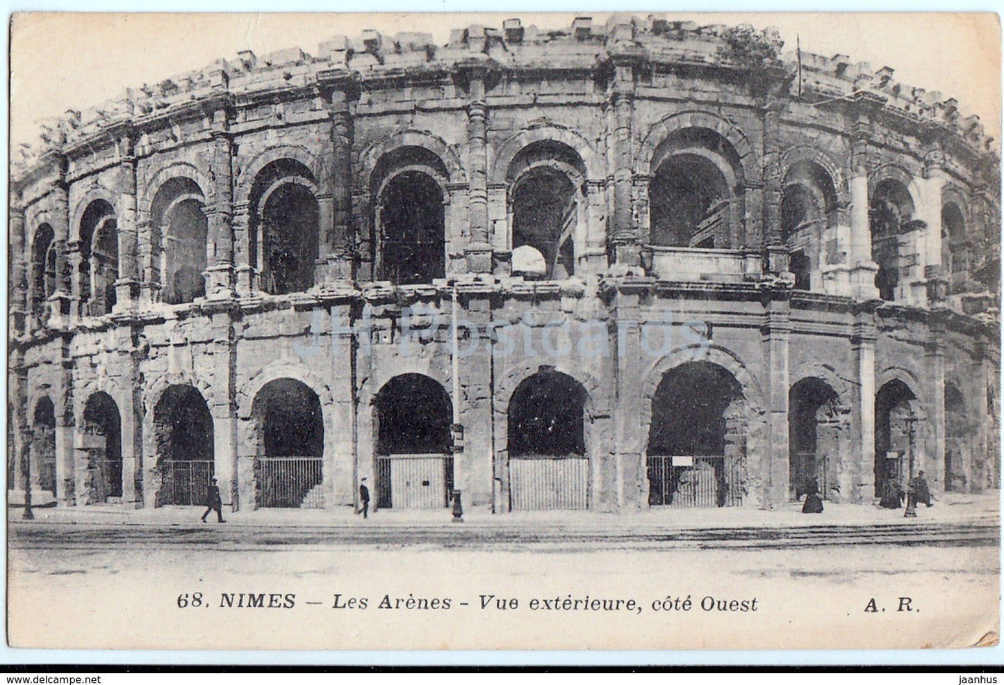 Nimes - Les Arenes - Vue exterieure - cote Ouest - 68 - old postcard - France - unused - JH Postcards