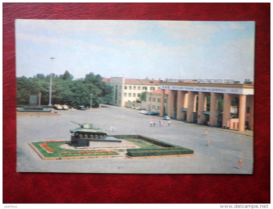 Dzerzhinsky Square - tank - Volgograd - 1970 - Russia USSR - unused - JH Postcards