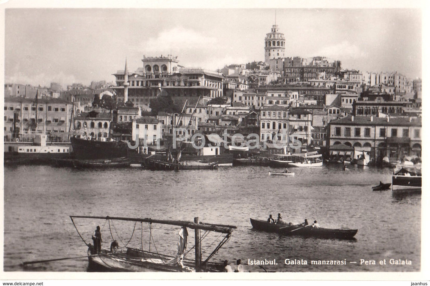 Istanbul - Palais de Dolma Bagtsche - ship - old postcard - Turkey - unused - JH Postcards