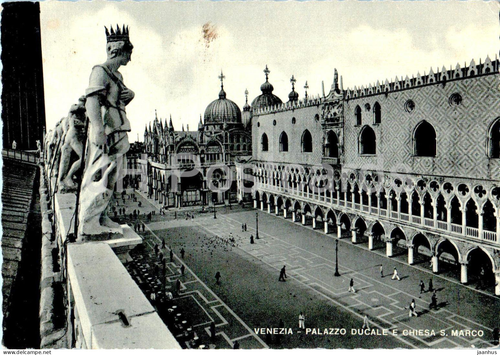 Venezia - Venice - Palazzo Ducale and and Church of St Mark - old postcard - 1950s - Italy - used - JH Postcards
