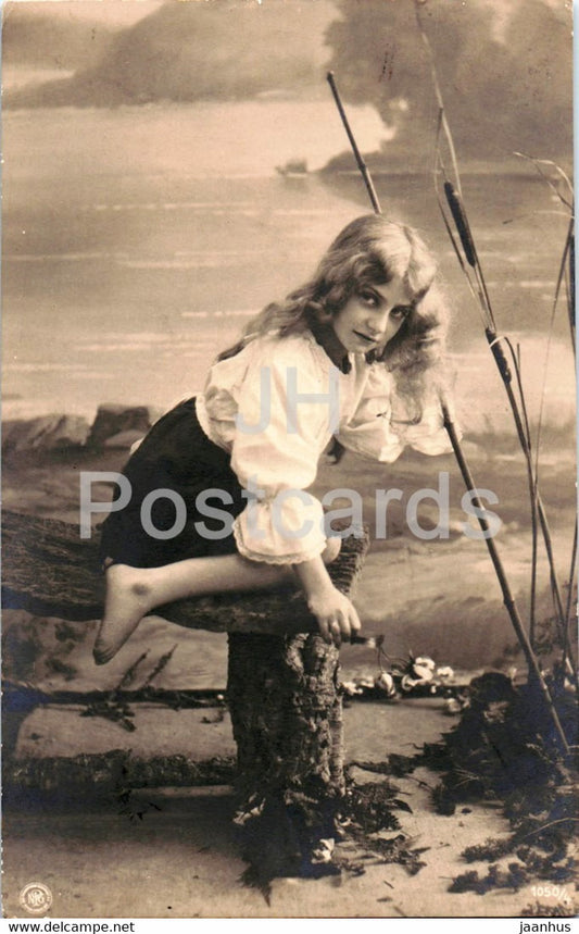 girl - 1050/4 - old postcard - 1909 - France - unused - JH Postcards