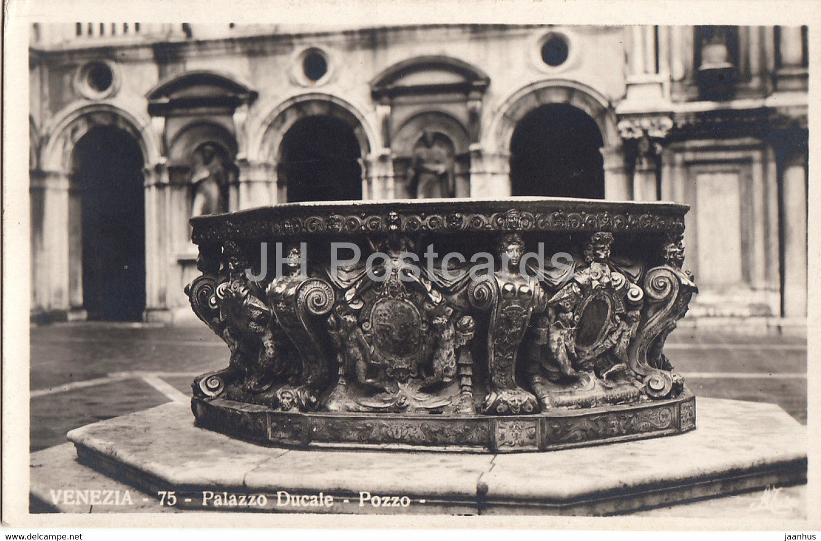 Venezia - Vendig - Venice - Palazzo Ducale - Pozzo - 75 - old postcard - Italy - unused - JH Postcards